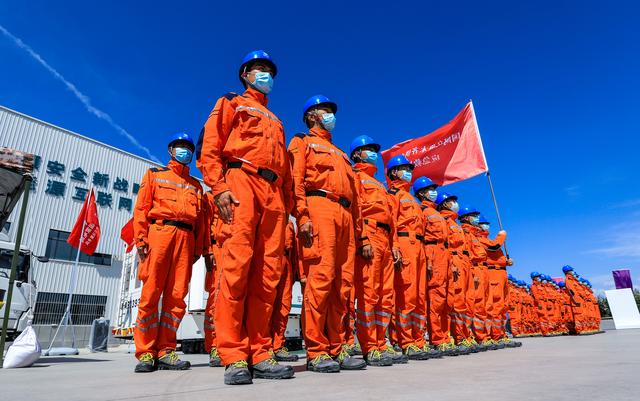 國網(wǎng)烏魯木齊供電公司黨建融合賦能業(yè)務(wù)實(shí)踐紀(jì)實(shí)（供電公司黨建與業(yè)務(wù)工作融合）