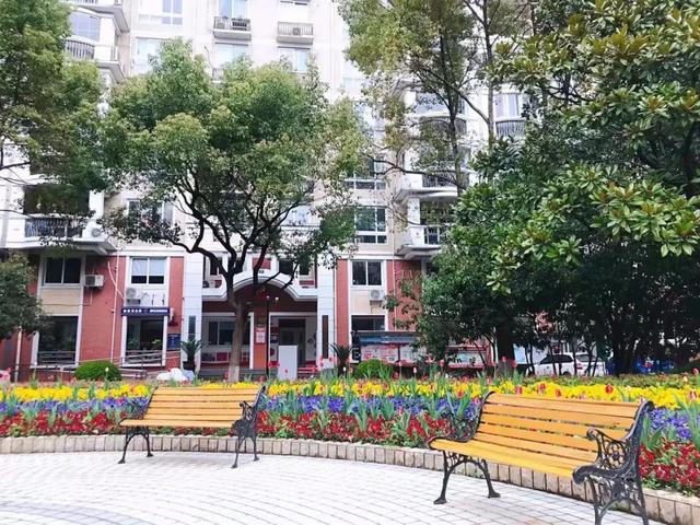 激活基層治理的“毛細(xì)血管”，閔行梅隴鎮(zhèn)推動黨建引領(lǐng)下的小區(qū)“微網(wǎng)格”治理模式