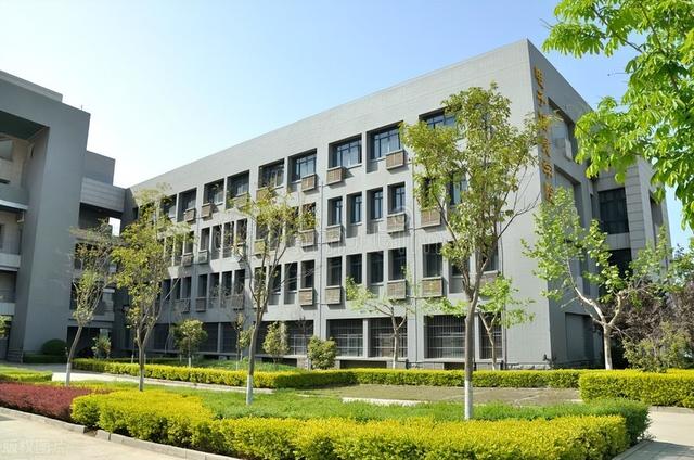 超300所院校數(shù)學(xué)學(xué)科排名名單：15所雙一流院校，2所雙非入榜前30（數(shù)學(xué)學(xué)科高校排名）